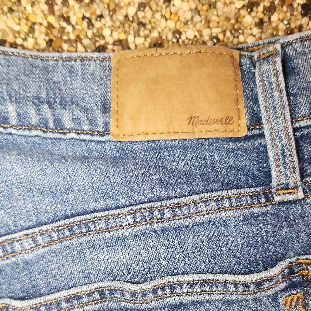 Madewell The MomJean, Size 28 - Picture 7 of 7